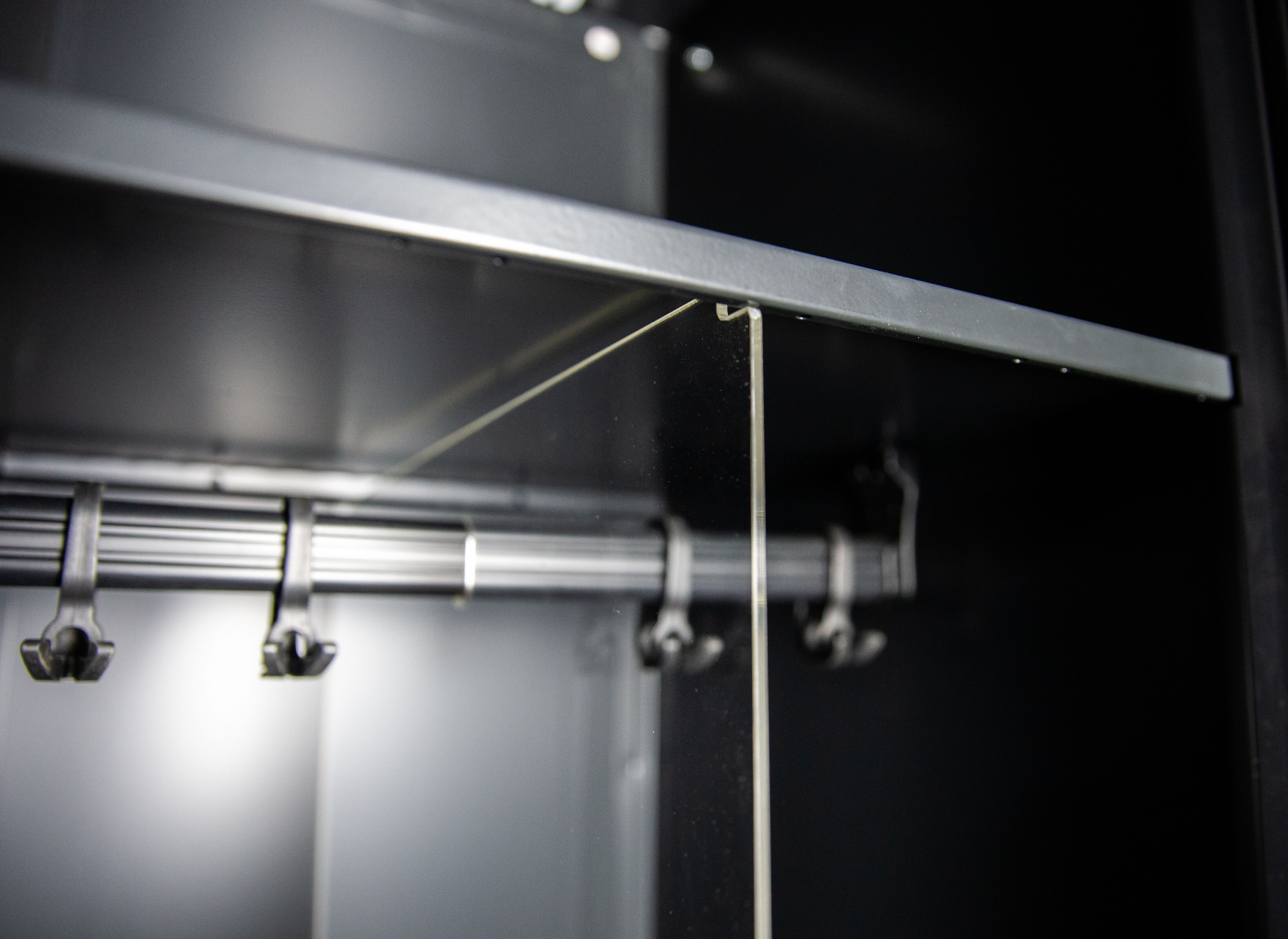 C+P ścianka działowa wykonana z szkła akrylowego, Evolo PLUS